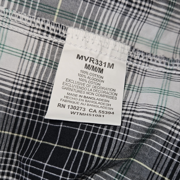 Wrangler Retro size medium short sleeve button down with black snaps. - Picture 5 of 9